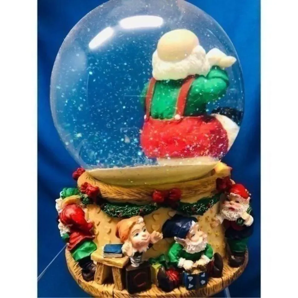 Joy bride Magical Musical Dancing Waterball Santa vintage 6”x4.5”